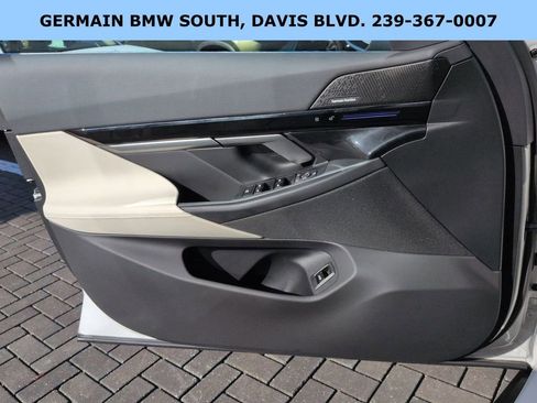 Certified 2024 BMW 530i w/ Premium Package image 32
