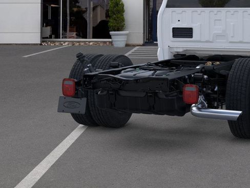 New 2025 Ford F350 XL w/ XL Chrome Package image 21