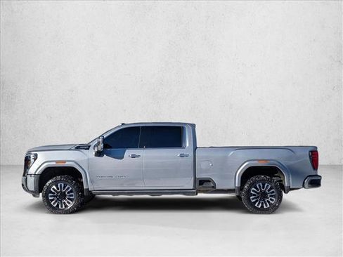 Used 2025 GMC Sierra 3500 Denali Ultimate image 8