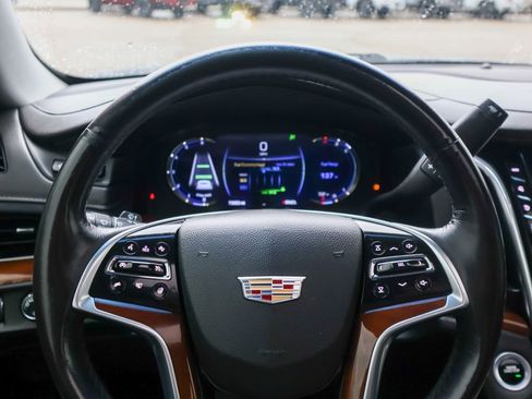 Used 2019 Cadillac Escalade Luxury image 22