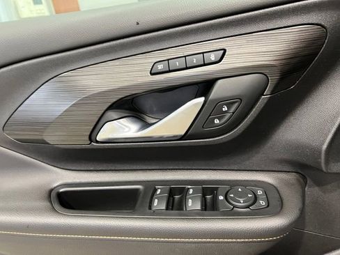 Used 2019 GMC Terrain SLT w/ Preferred Package image 17