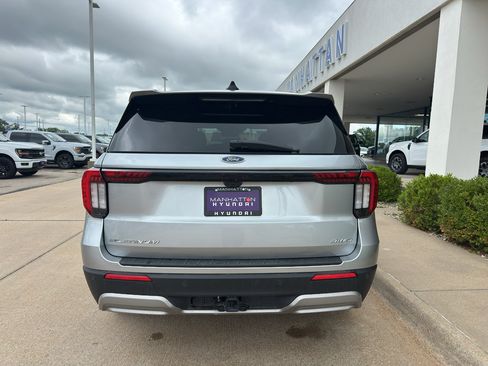Used 2025 Ford Explorer Platinum AWD/4WD image 13