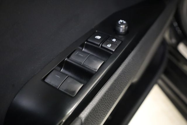 Used 2025 Toyota Camry SE w/ Convenience Package FWD image 18