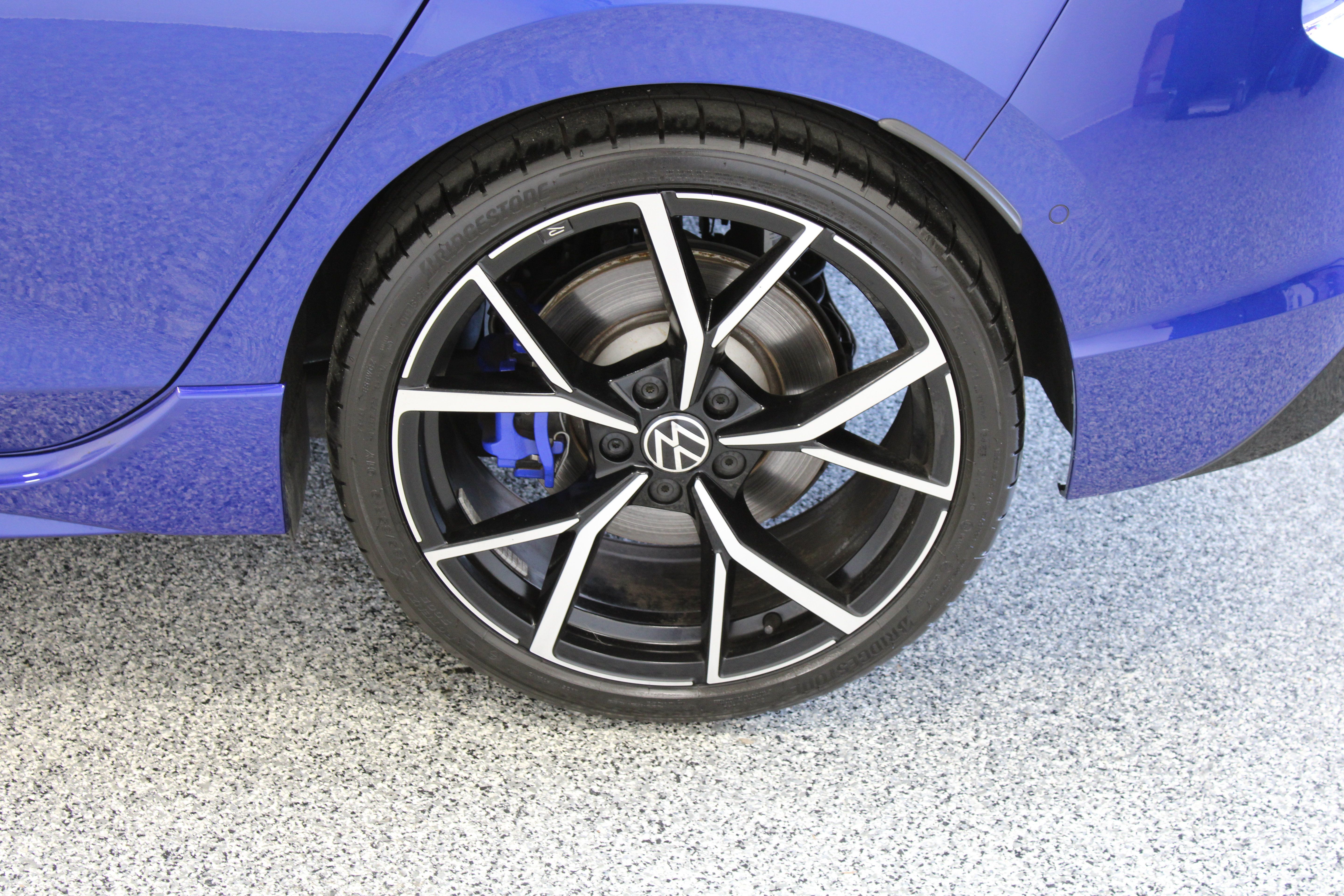 Used 2024 Volkswagen Golf R AWD/4WD image 10