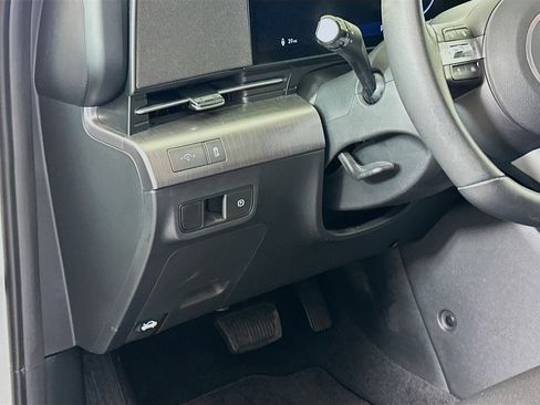 Used 2024 Hyundai Kona SEL FWD image 17