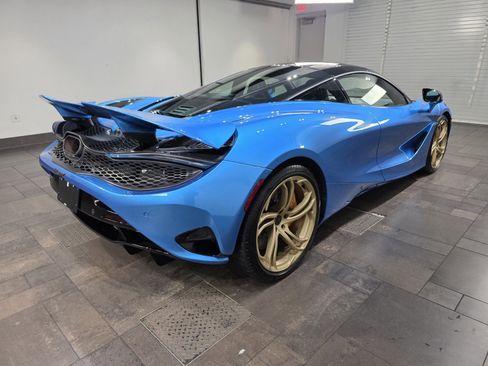 Used 2025 McLaren 750S image 23