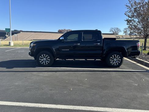 Certified 2023 Toyota Tacoma Limited image 7