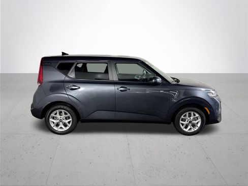 Used 2022 Kia Soul LX w/ Technology Package FWD image 5