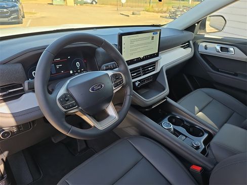 New 2025 Ford Explorer Active w/ Active Comfort Package image 16
