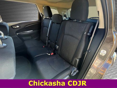 Used 2020 Dodge Journey SE image 21