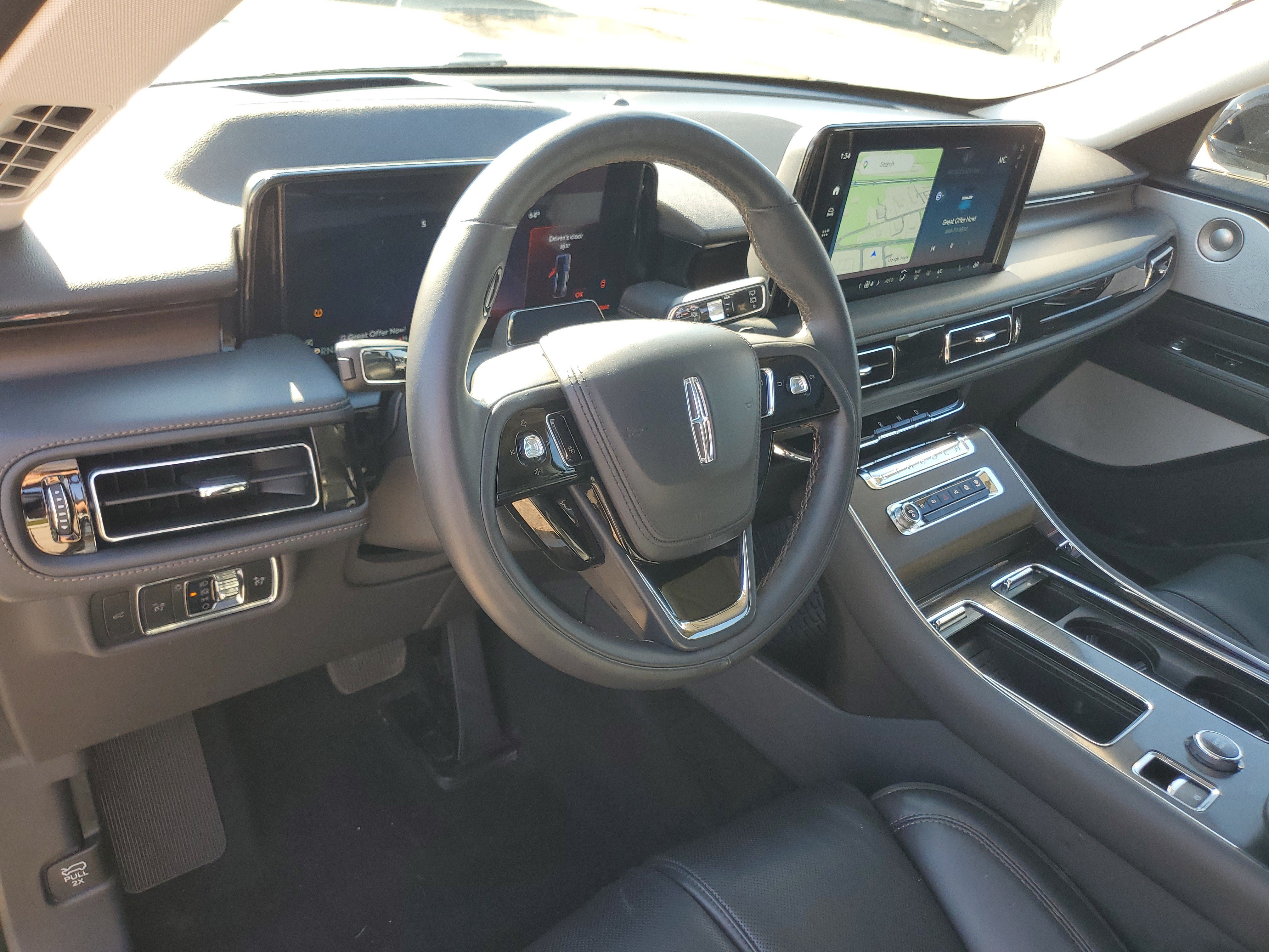 Used 2025 Lincoln Aviator Reserve w/ Equipment Group 201A AWD/4WD image 13