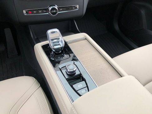 New 2026 Volvo XC90 B6 Plus w/ Protection Package Premier image 30