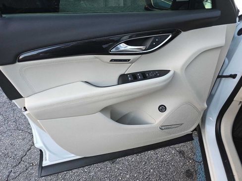 Used 2021 Buick Envision Essence w/ Technology Package I image 11