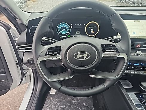 New 2026 Hyundai Elantra Limited FWD image 16