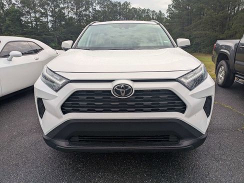 Used 2024 Toyota RAV4 XLE FWD image 2