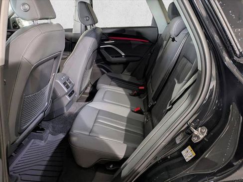 New 2025 Audi Q5 Premium image 17
