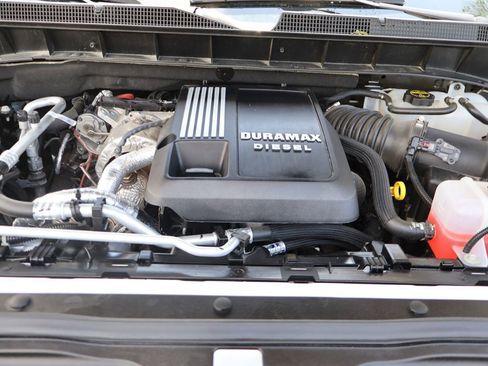 Used 2024 Chevrolet Silverado 1500 RST w/ Rally Edition AWD/4WD image 18