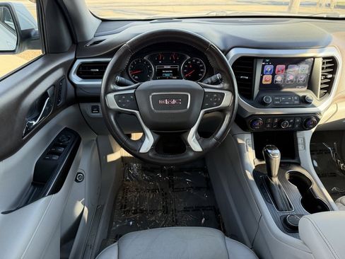 Used 2017 GMC Acadia SLT image 2