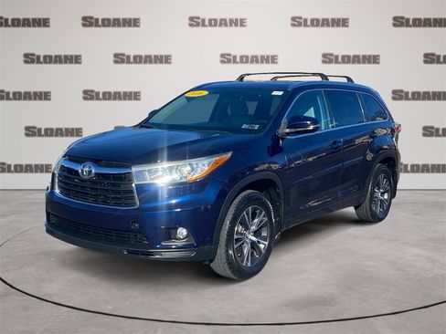 Used 2016 Toyota Highlander XLE image 1