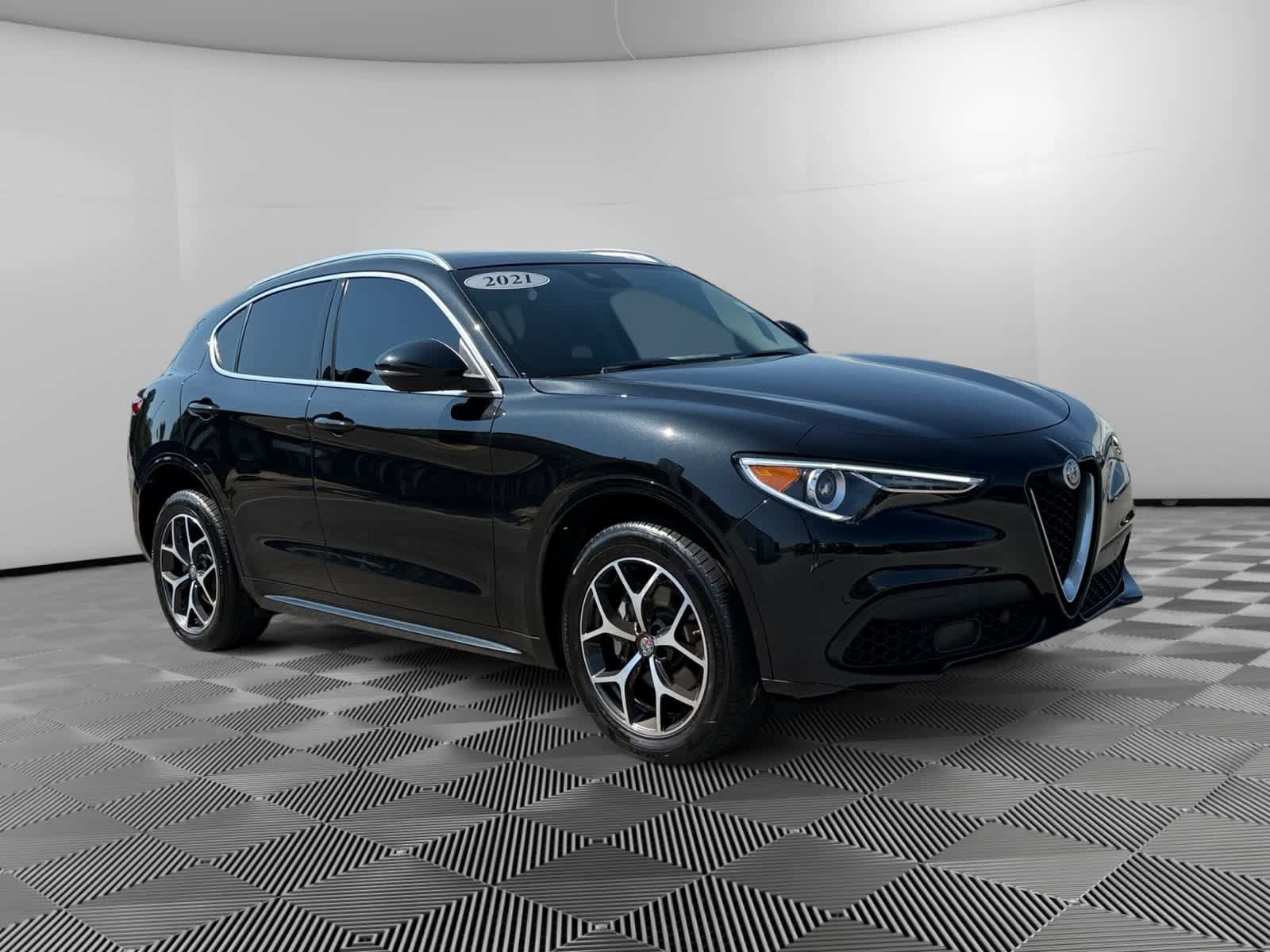 Used 2021 Alfa Romeo Stelvio Ti w/ Active Assist 2 Package TI AWD/4WD image 7