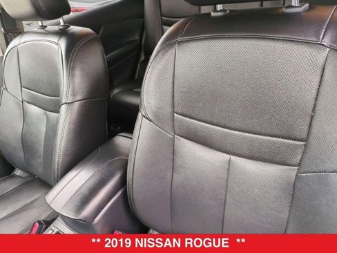 Used 2019 Nissan Rogue SL w/ Premium Package image 17