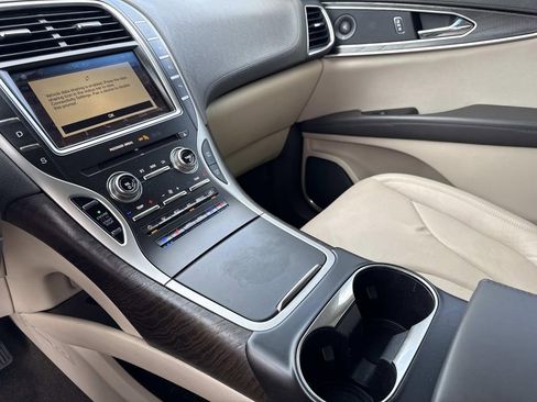 Used 2019 Lincoln Nautilus Reserve image 25