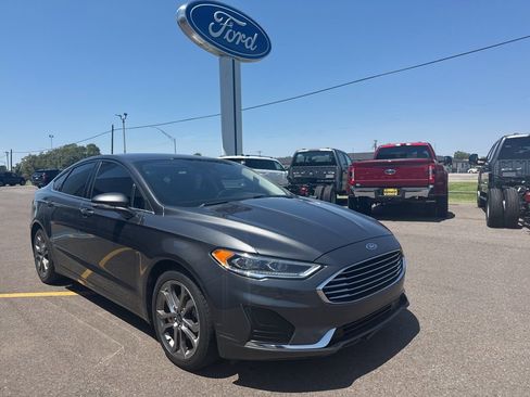Used 2020 Ford Fusion SEL image 3