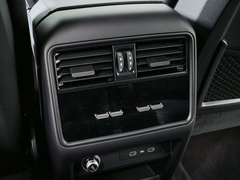 Used 2026 Porsche Cayenne AWD/4WD image 21
