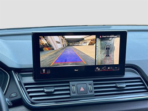 Used 2021 Audi Q5 Prestige image 23