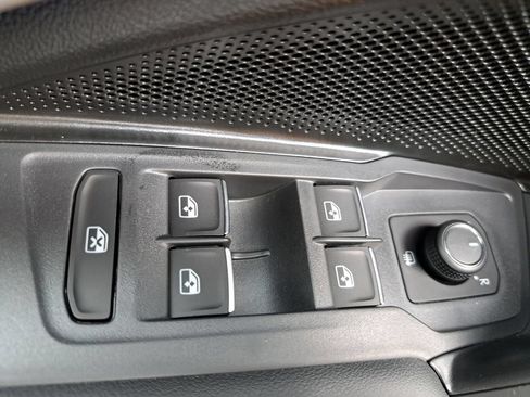 New 2026 Volkswagen Tiguan SE FWD image 16