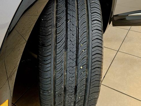 Used 2022 Buick Envision Essence w/ Sport Touring Package image 45