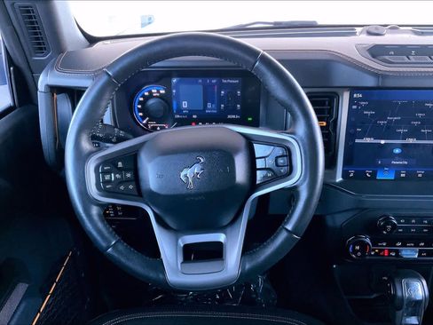 Used 2024 Ford Bronco Badlands image 6