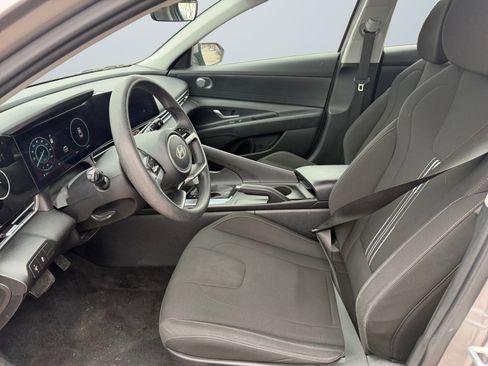 Used 2024 Hyundai Elantra SEL image 11