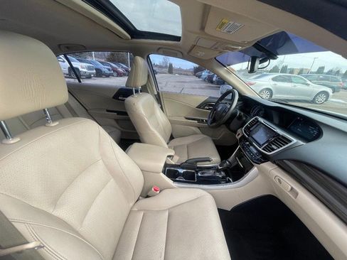 Used 2017 Honda Accord EX-L image 4