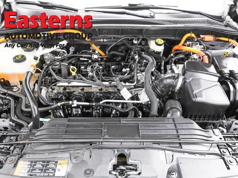Used 2022 Ford Escape SE w/ Cold Weather Package FWD image 7