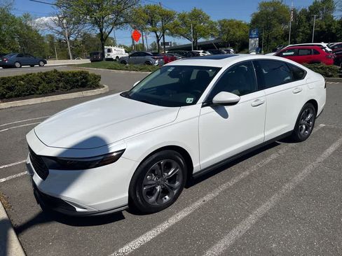 Used 2023 Honda Accord EX image 4