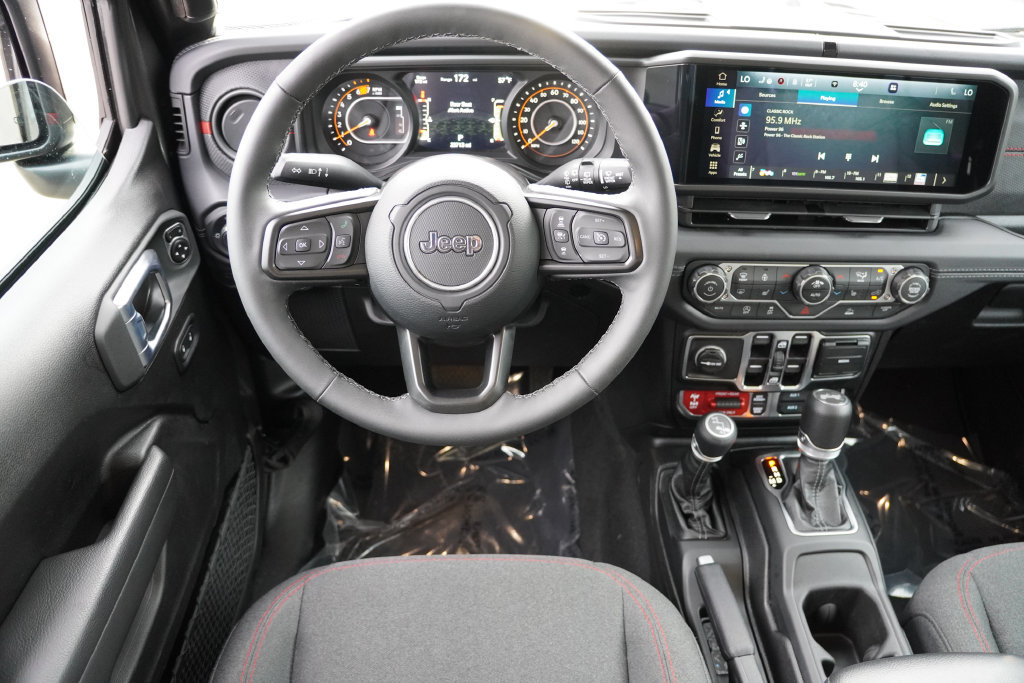 Used 2025 Jeep Wrangler Unlimited Rubicon w/ Convenience Group AWD/4WD image 19