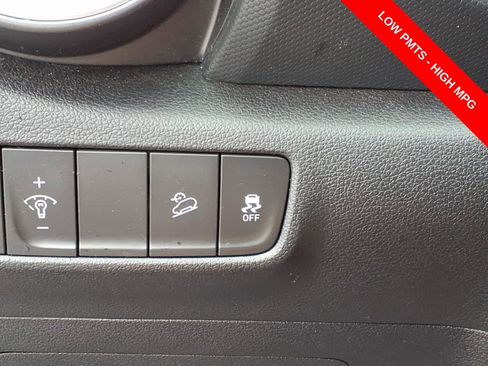 Used 2023 Hyundai Kona SEL AWD/4WD image 27