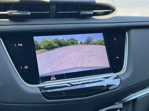 New 2025 Cadillac XT6 Luxury image 19