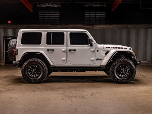 Used 2026 Jeep Wrangler Unlimited Rubicon AWD/4WD image 10