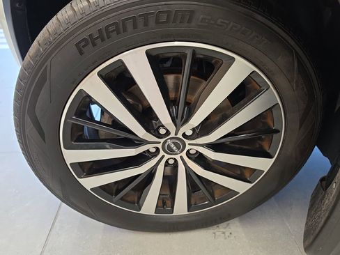 Used 2023 Nissan Pathfinder Platinum FWD image 36