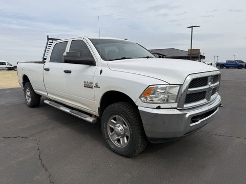 Used 2018 RAM 2500 Tradesman w/ Chrome Appearance Group image 2