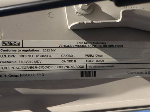 Used 2022 Ford F250 Lariat w/ Black Appearance Package image 15