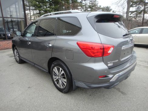 Used 2019 Nissan Pathfinder S image 6