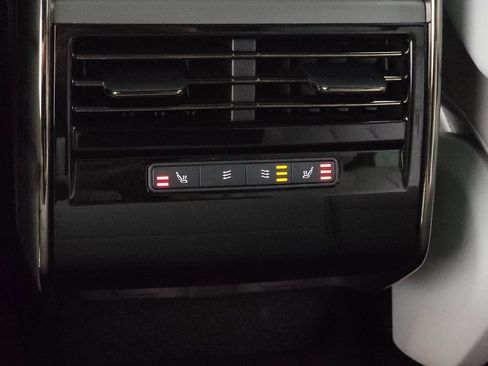 Certified 2025 Land Rover Range Rover Sport SE image 41