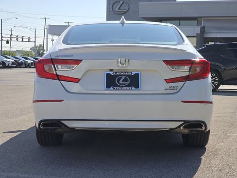 Used 2018 Honda Accord Sport image 8