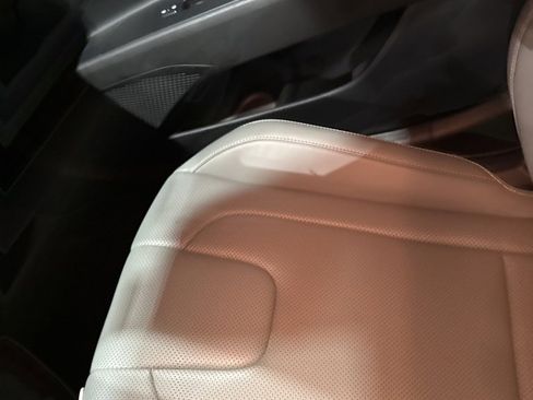 Certified 2024 Hyundai Elantra Limited image 9