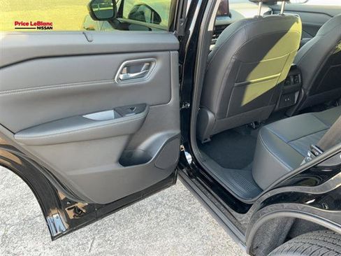 New 2026 Nissan Rogue Platinum AWD/4WD image 38