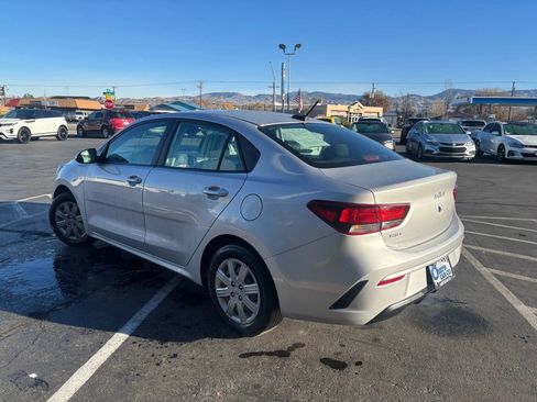 Used 2022 Kia Rio S image 3