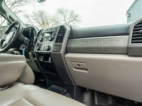 Used 2019 Ford F250 XL image 46